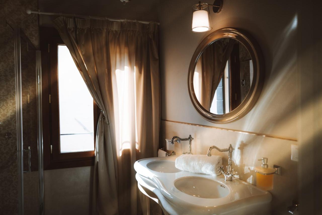 Casa Virginia Direct At The Canal Cannaregio With Own Roof Terrace Венеция Экстерьер фото